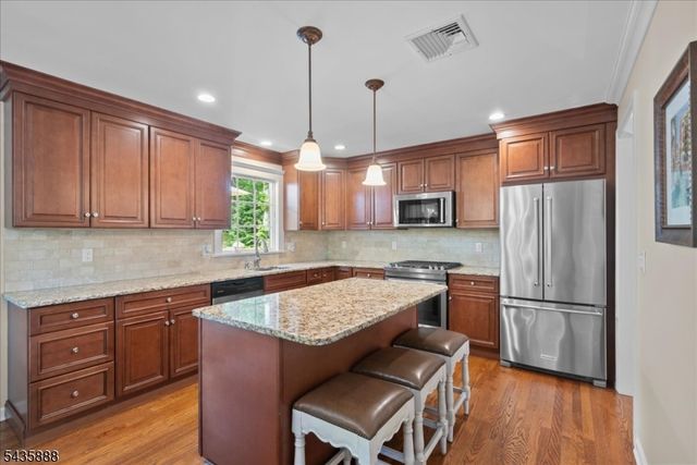 2 Glen Ter, Montville Twp., NJ 07045