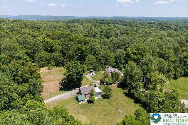 7419 Sweetwood Drive, Lower Macungie Twp, PA 18062