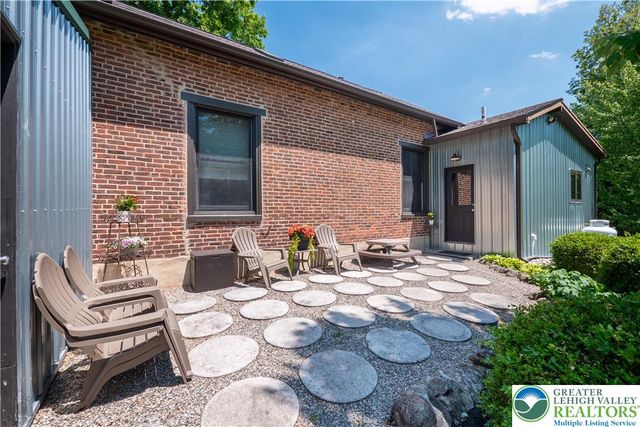 7419 Sweetwood Drive, Lower Macungie Twp, PA 18062