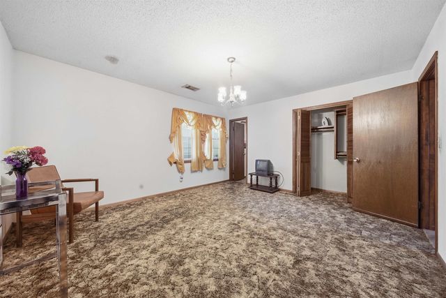 1040 N Indiana Ave, Wichita, KS 67214