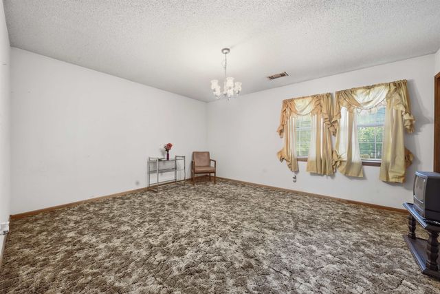 1040 N Indiana Ave, Wichita, KS 67214