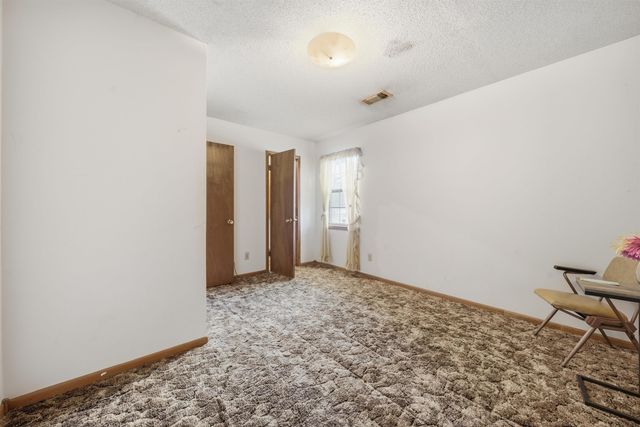 1040 N Indiana Ave, Wichita, KS 67214