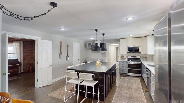 1910 Hillman Street, Conway, AR 72034