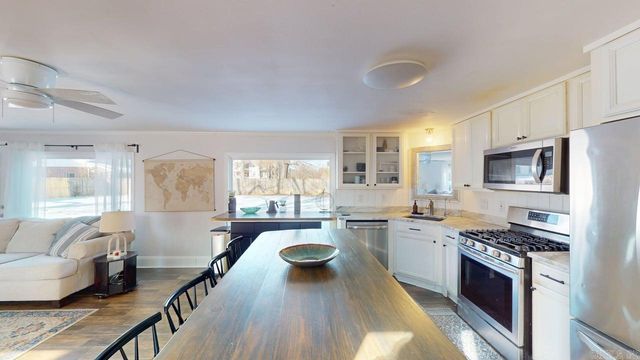 1910 Hillman Street, Conway, AR 72034