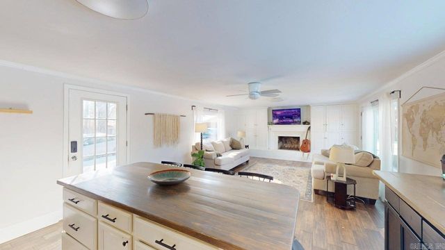 1910 Hillman Street, Conway, AR 72034