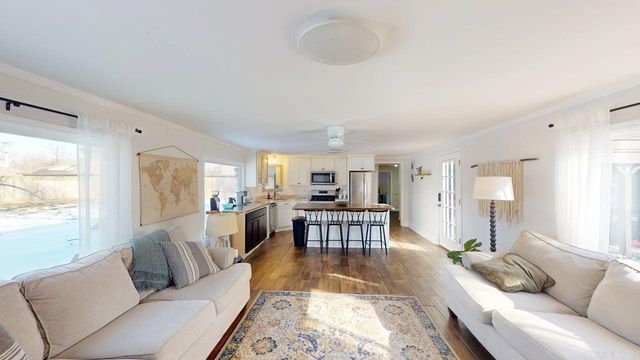 1910 Hillman Street, Conway, AR 72034