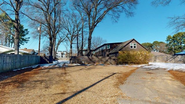 1910 Hillman Street, Conway, AR 72034