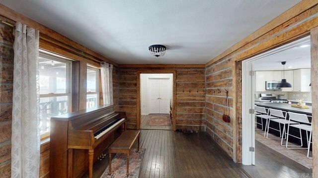 1910 Hillman Street, Conway, AR 72034