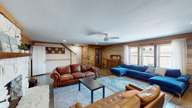 1910 Hillman Street, Conway, AR 72034