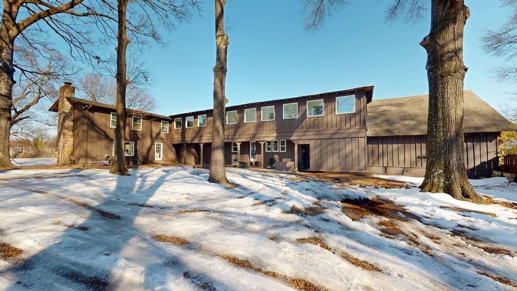 1910 Hillman Street, Conway, AR 72034