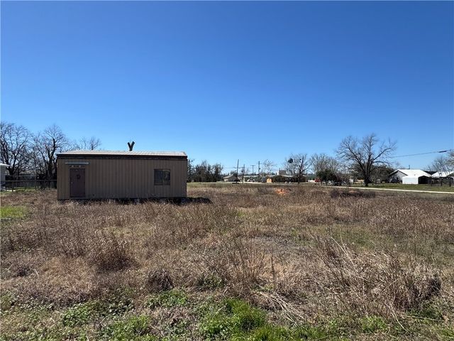 301 Judge Hailey Drive, Lott, TX 76656