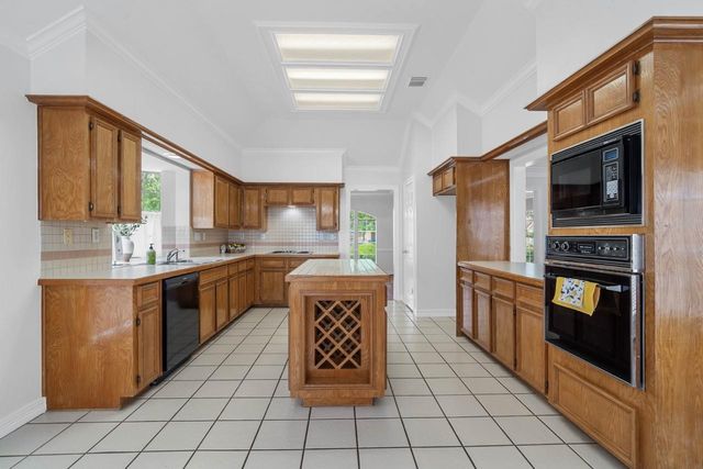 3711 Tree Manor Lane, Kingwood, TX 77345