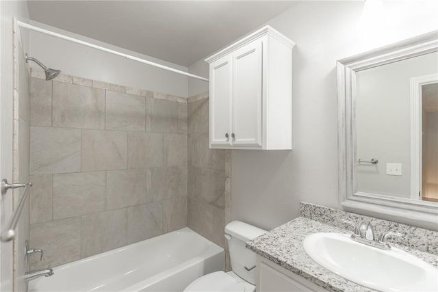 2132 Buena Vida Lane, Edmond, OK 73013