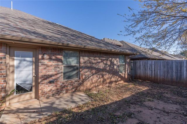 2132 Buena Vida Lane, Edmond, OK 73013
