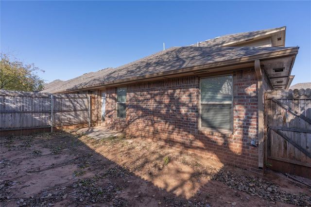 2132 Buena Vida Lane, Edmond, OK 73013