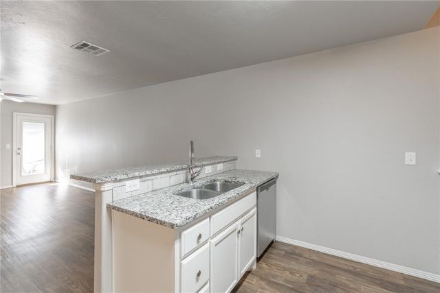 2132 Buena Vida Lane, Edmond, OK 73013