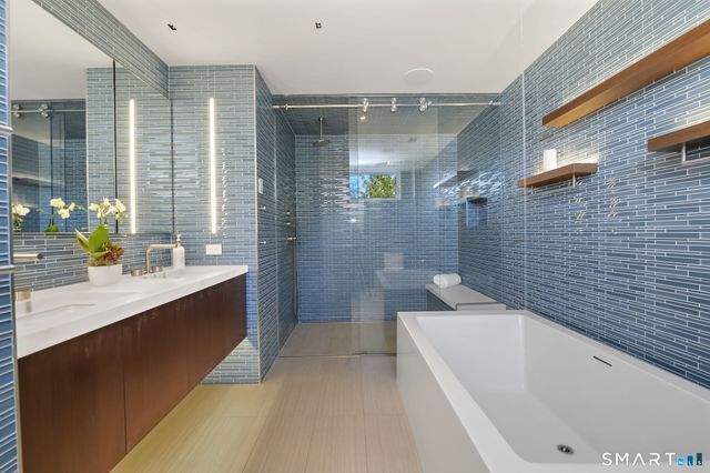 58 Lambert Road, New Canaan, CT 06840