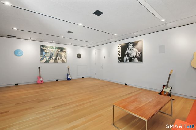 58 Lambert Road, New Canaan, CT 06840