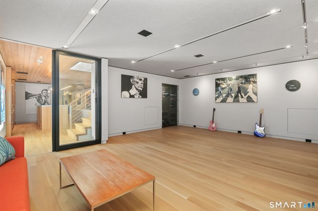 58 Lambert Road, New Canaan, CT 06840