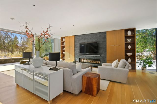 58 Lambert Road, New Canaan, CT 06840