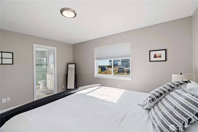 417 Riviera Street SW, Ocean Shores, WA 98569