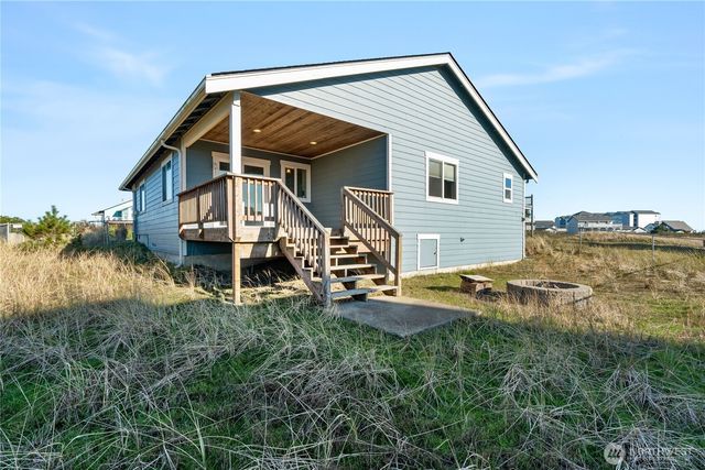 417 Riviera Street SW, Ocean Shores, WA 98569
