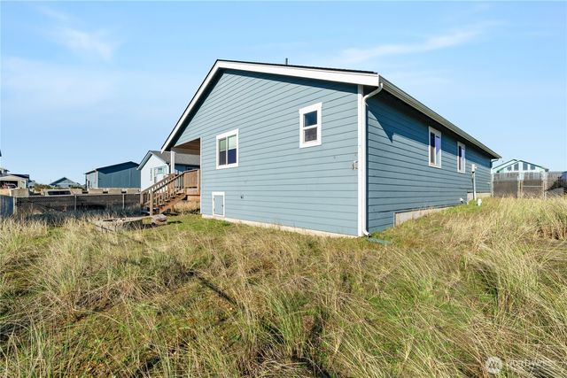 417 Riviera Street SW, Ocean Shores, WA 98569