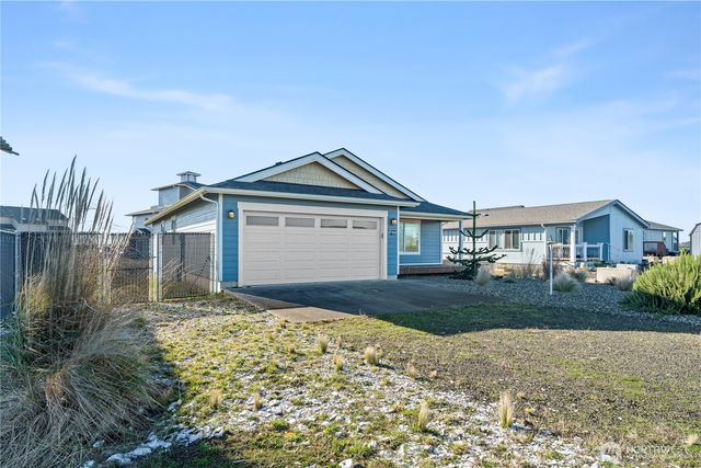 417 Riviera Street SW, Ocean Shores, WA 98569