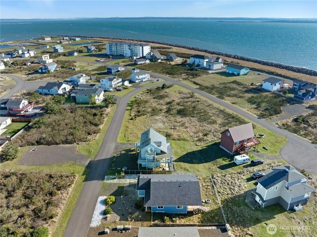 417 Riviera Street SW, Ocean Shores, WA 98569