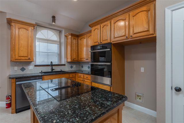 7613 Woodhaven Drive, North Richland Hills, TX 76182