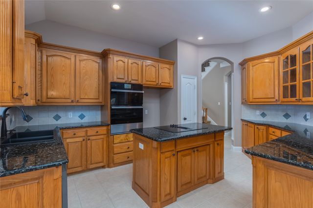 7613 Woodhaven Drive, North Richland Hills, TX 76182