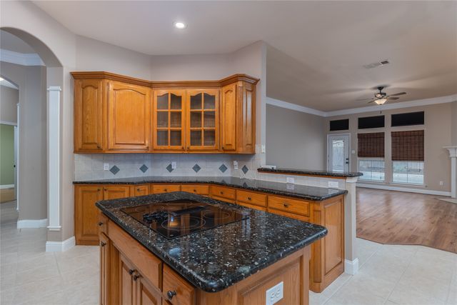 7613 Woodhaven Drive, North Richland Hills, TX 76182