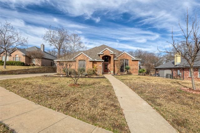 7613 Woodhaven Drive, North Richland Hills, TX 76182