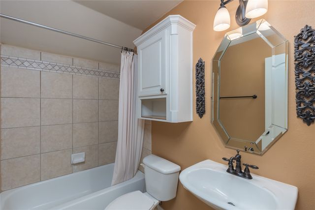 7613 Woodhaven Drive, North Richland Hills, TX 76182