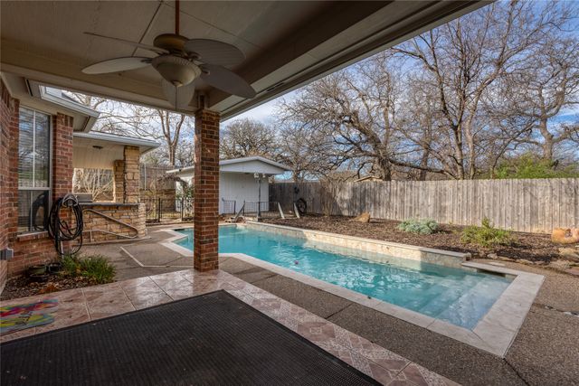 7613 Woodhaven Drive, North Richland Hills, TX 76182