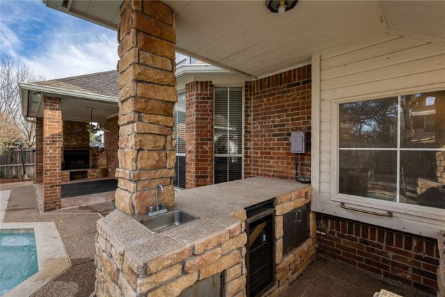 7613 Woodhaven Drive, North Richland Hills, TX 76182