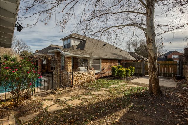 7613 Woodhaven Drive, North Richland Hills, TX 76182