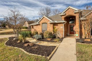7613 Woodhaven Drive, North Richland Hills, TX 76182