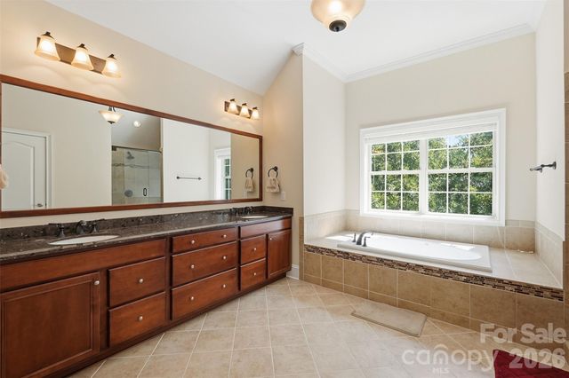 5828 Copperleaf Commons Court, Charlotte, NC 28277