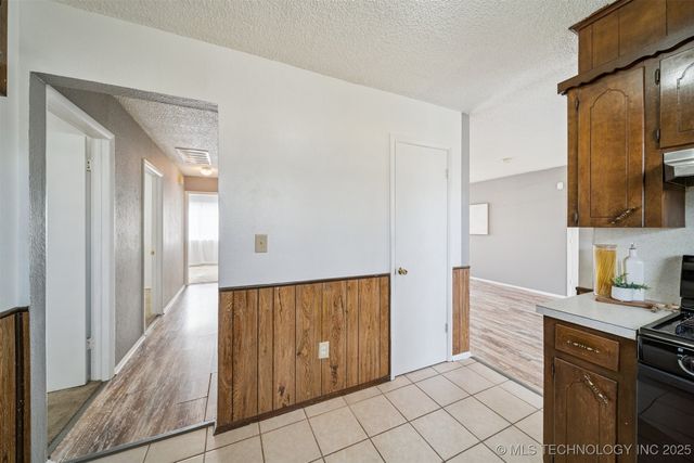 18551 E Admiral Boulevard S, Tulsa, OK 74015