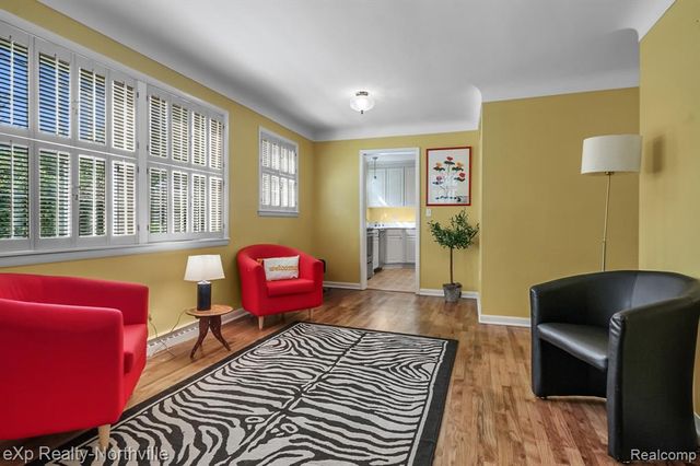 23930 Cass Avenue, Farmington, MI 48335