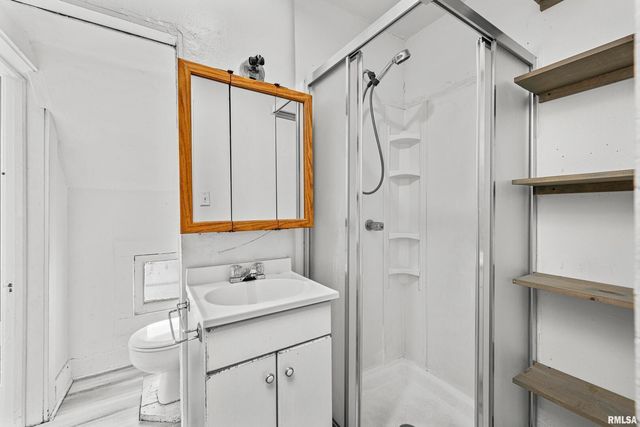 1935 N STURDEVANT Street, Davenport, IA 52804