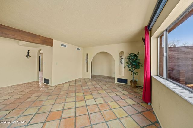 8802 E Buckboard Road, Tucson, AZ 85749