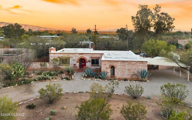 8802 E Buckboard Road, Tucson, AZ 85749