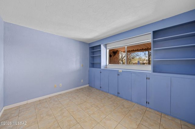 8802 E Buckboard Road, Tucson, AZ 85749