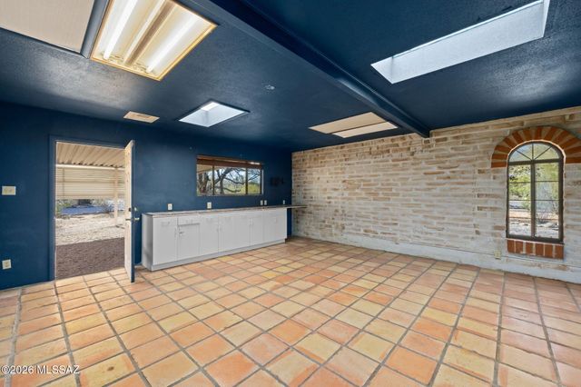 8802 E Buckboard Road, Tucson, AZ 85749