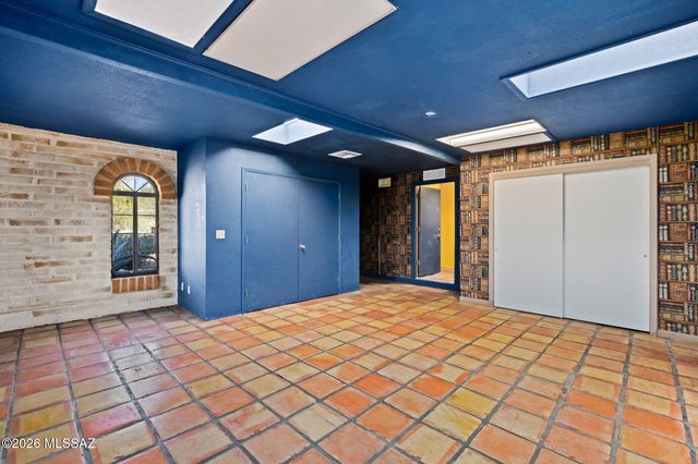 8802 E Buckboard Road, Tucson, AZ 85749