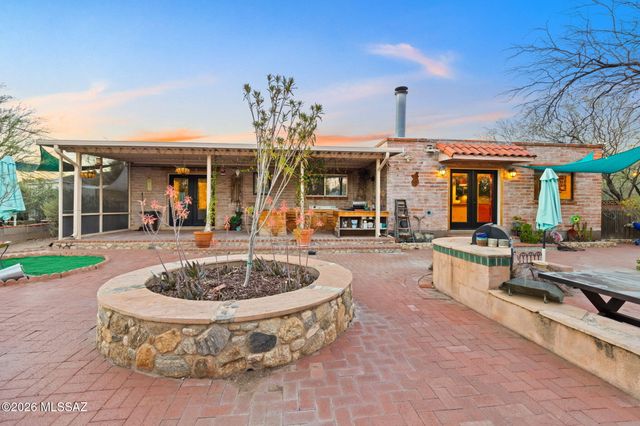 8802 E Buckboard Road, Tucson, AZ 85749