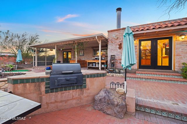 8802 E Buckboard Road, Tucson, AZ 85749