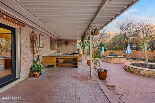 8802 E Buckboard Road, Tucson, AZ 85749